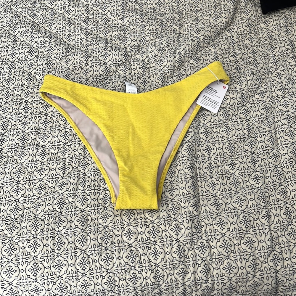 Drifting tides skimpy bottom